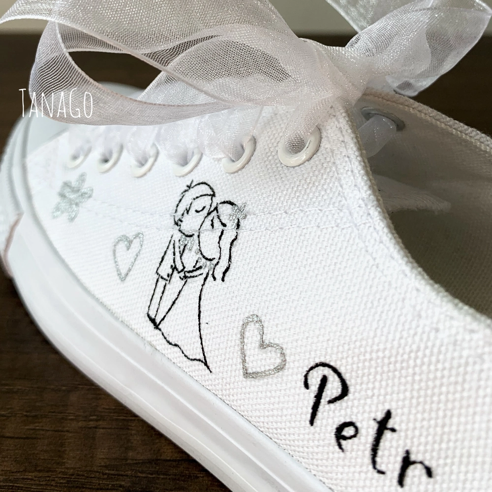 Boty na svatbu bílé se stříbrnou