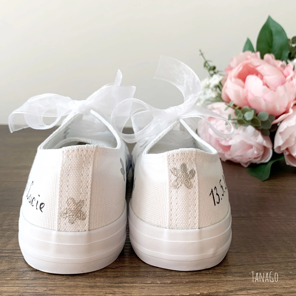 Boty na svatbu bílé se stříbrnou