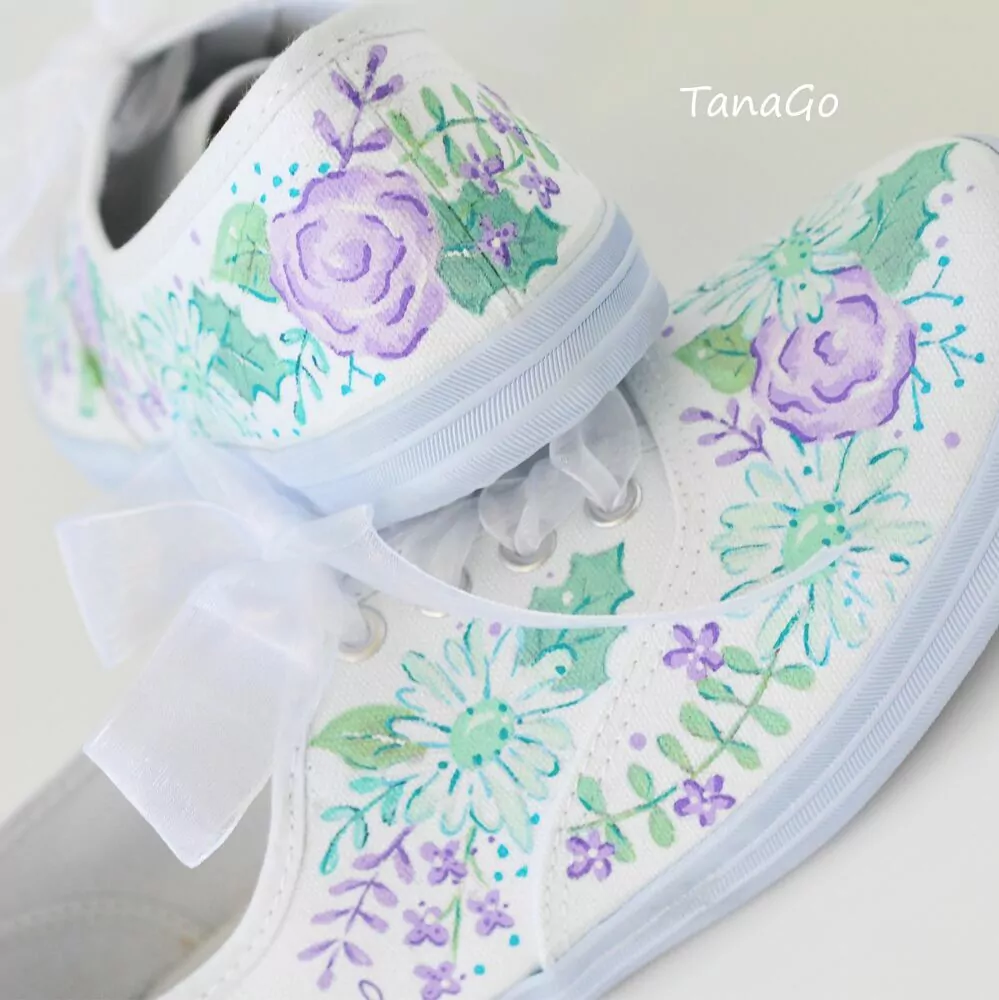 Svatební tenisky s fialovo mentolovými květy