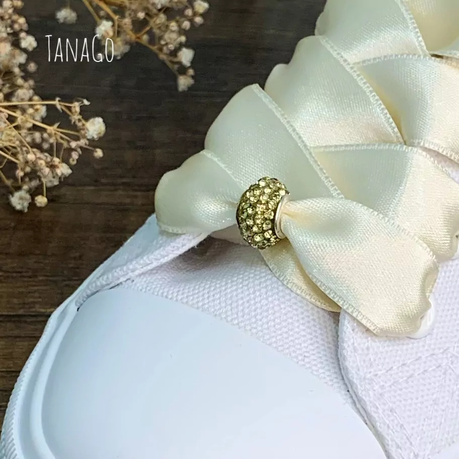 Smetanové tkaničky do nízkých converse s třpytivým průvlekem