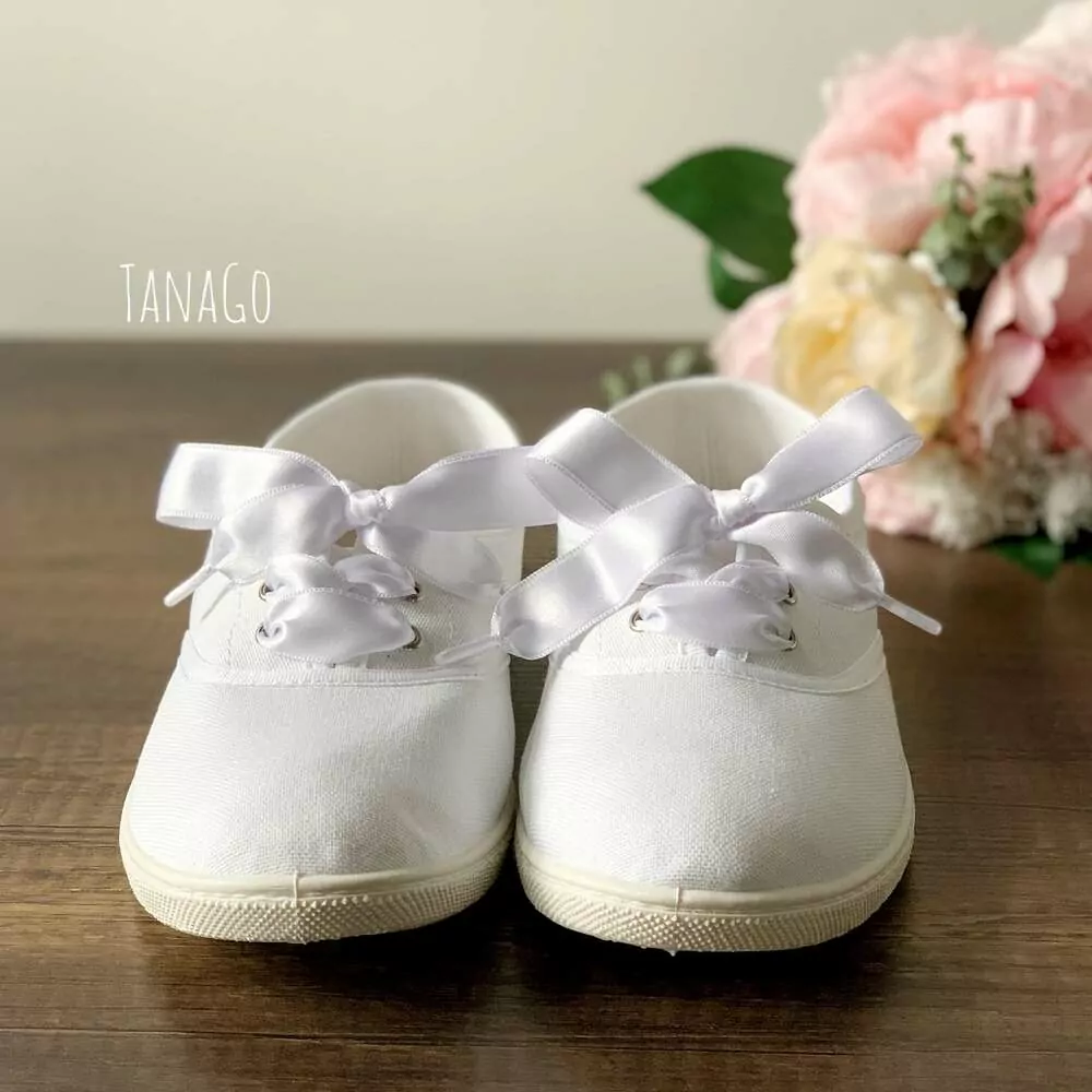 Svatební tenisky s monogramem v bílé