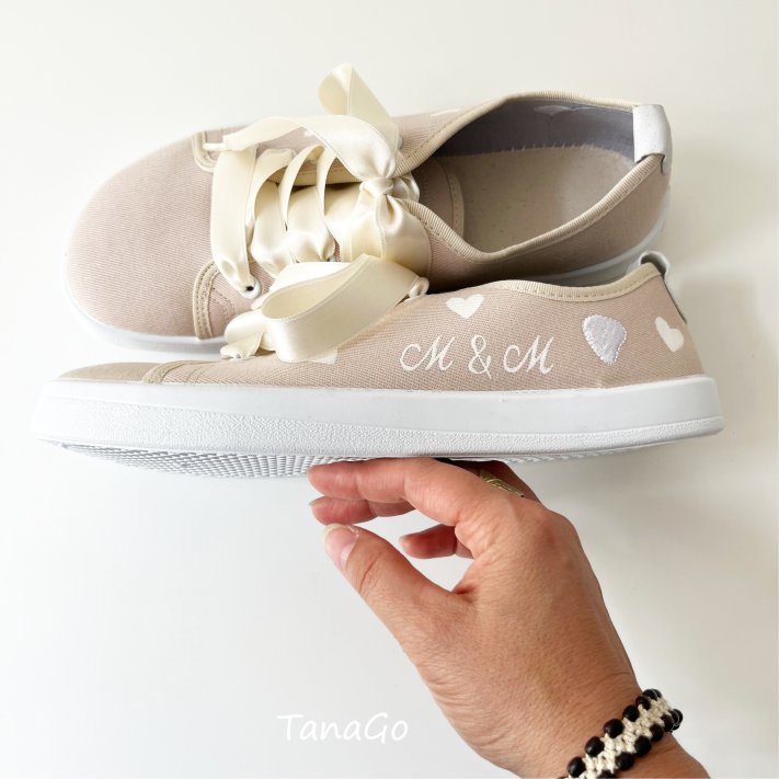 Barefoot ivory s monogramem