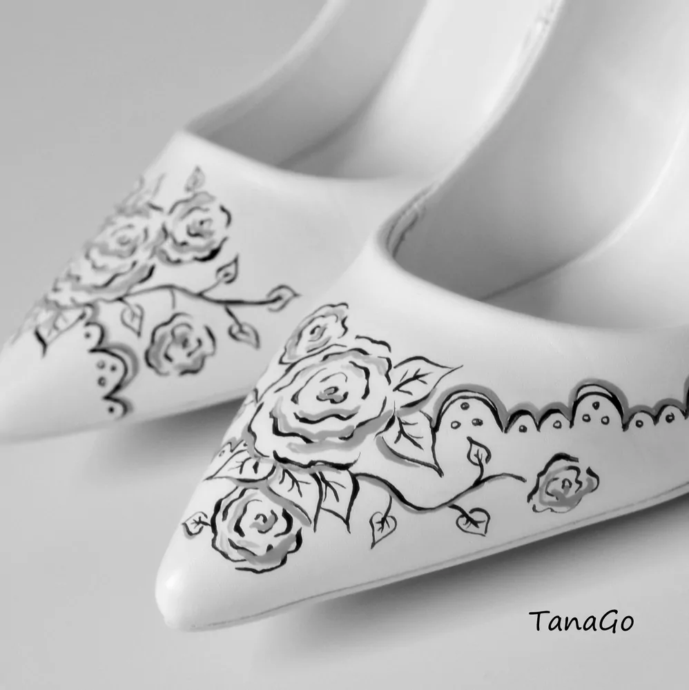 Růže v krajkách v černobílé