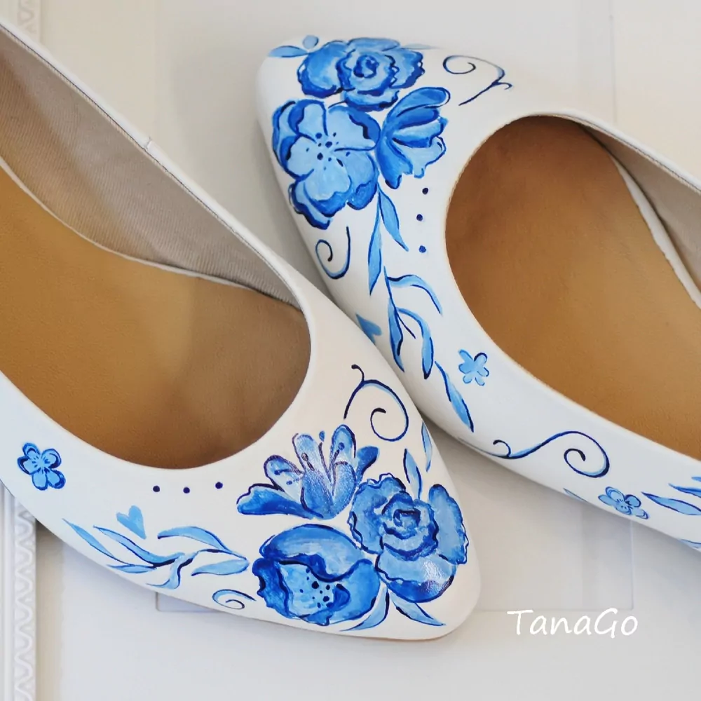 Svatební malované baleríny s modrými květy