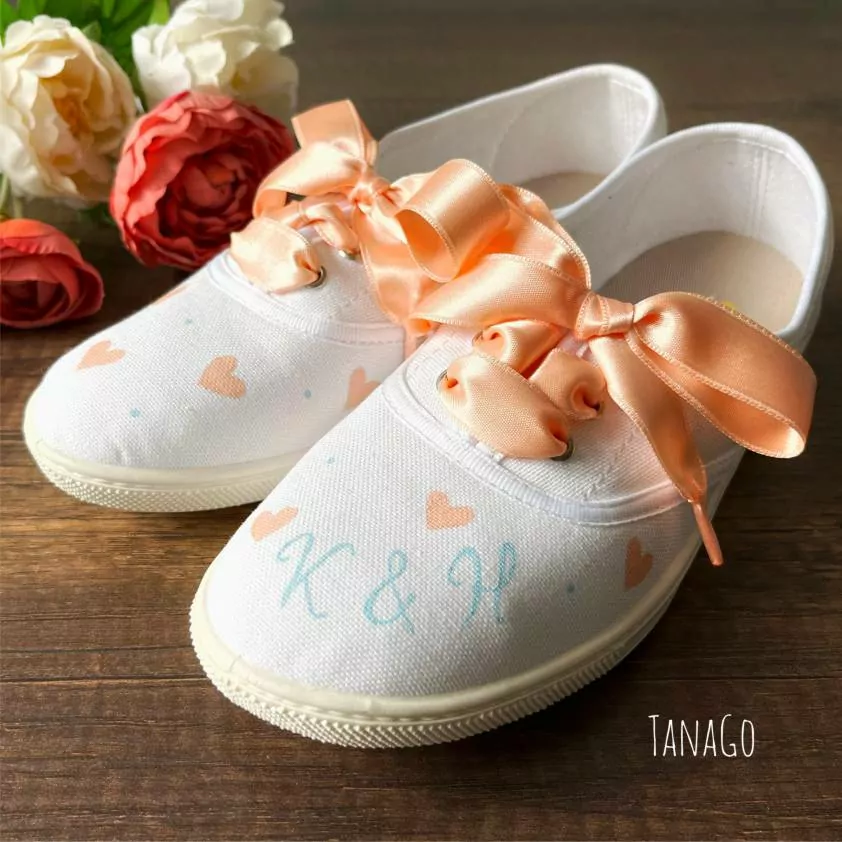 Svatební boty se srdíčky Peach Fuzz