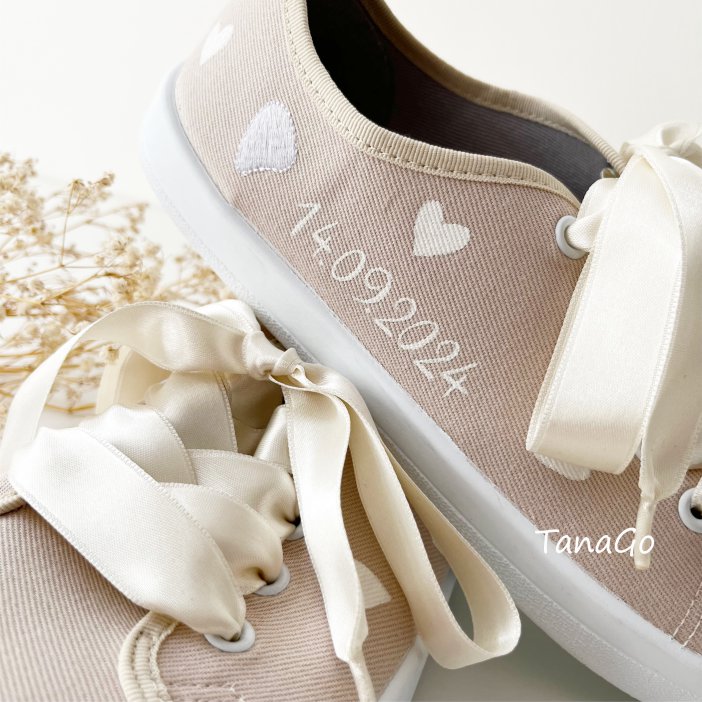 Barefoot ivory s monogramem