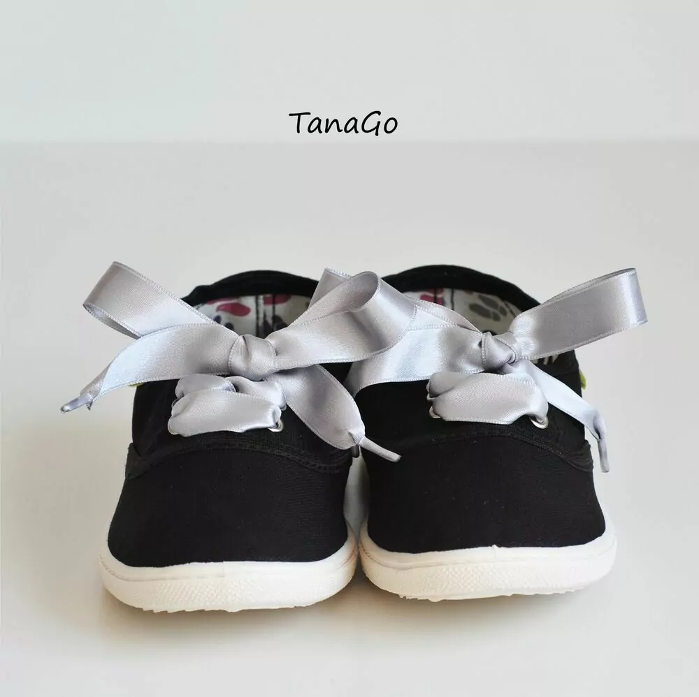 Stříbrné saténové tkaničky no.5