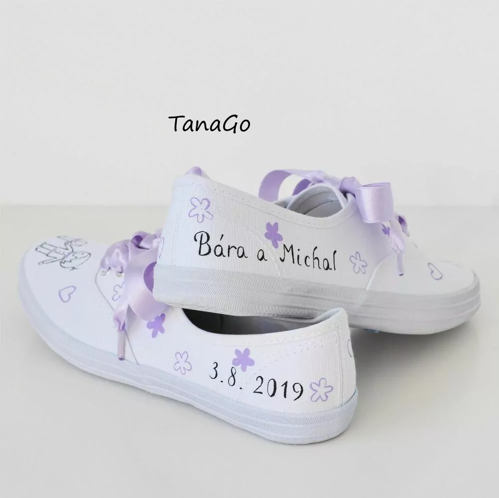 Svatební tenisky s fialovou, chlapečkem a kočičkou