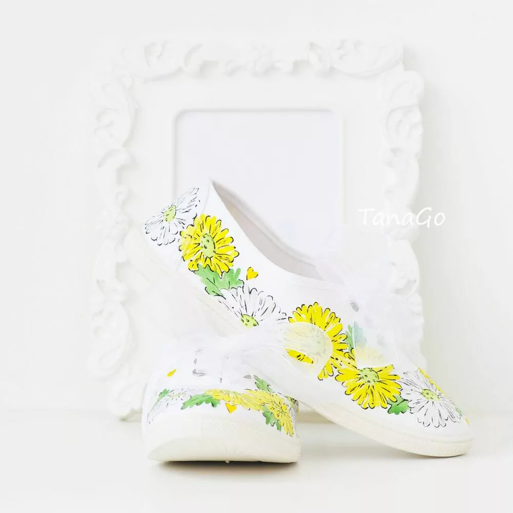 Svatební tenisky se žlutými květy