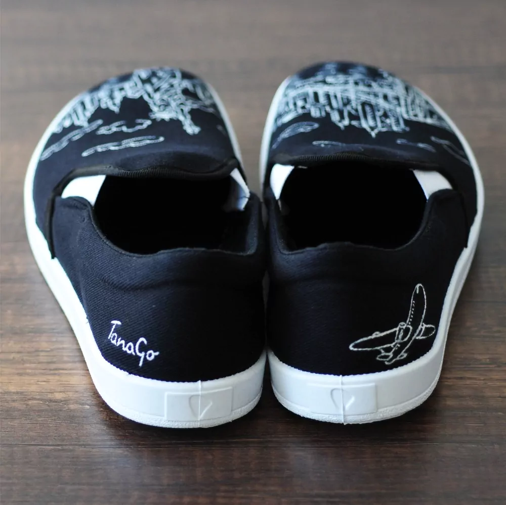 BAREFOOT slip on New York