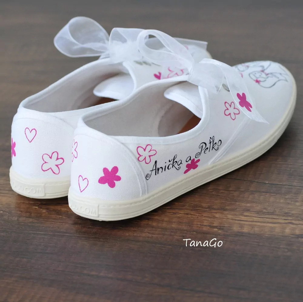 Svatební tenisky s růžovou