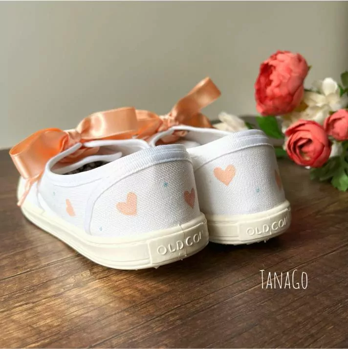 Svatební boty se srdíčky Peach Fuzz