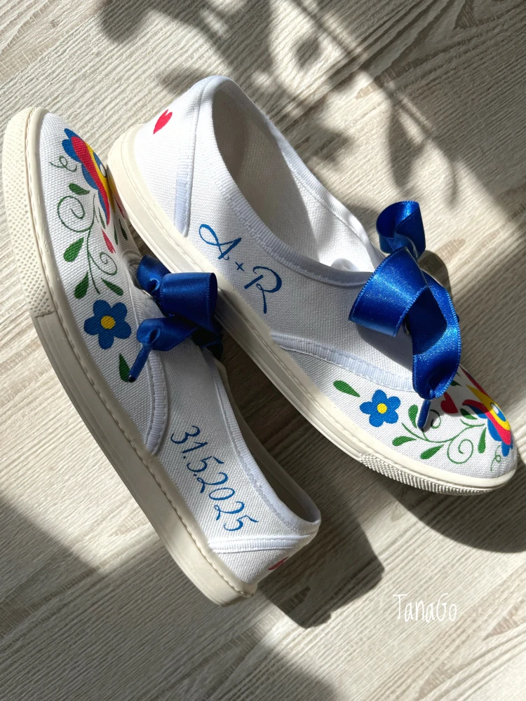 Tenisky s folklorním vzorem