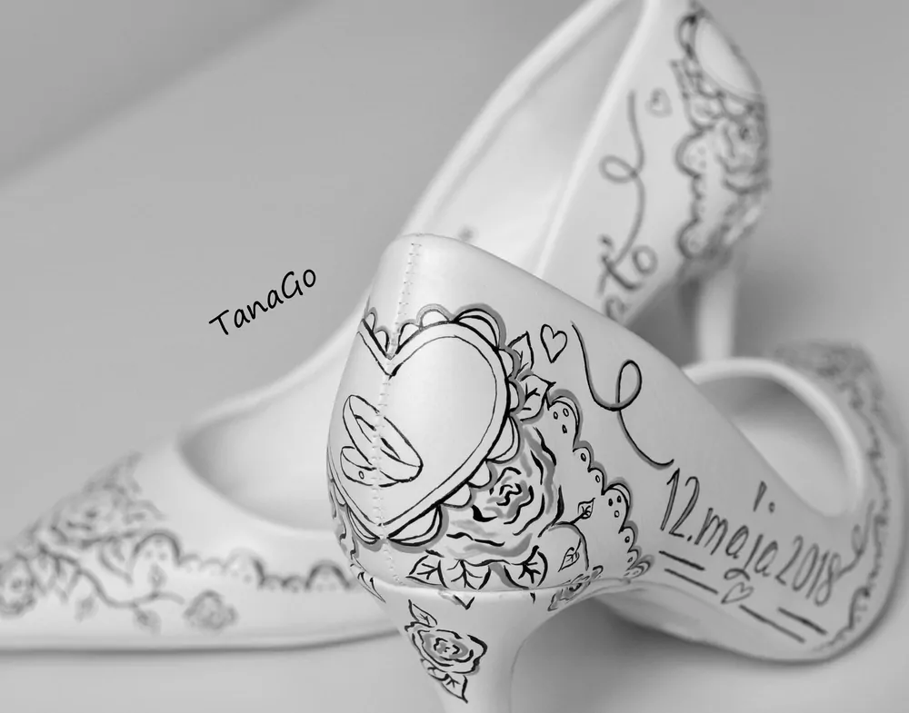 Růže v krajkách v černobílé