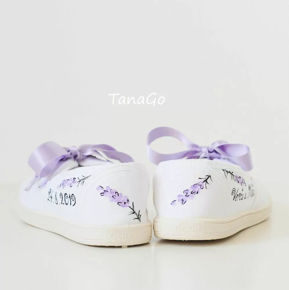 Svatební tenisky s levandulí