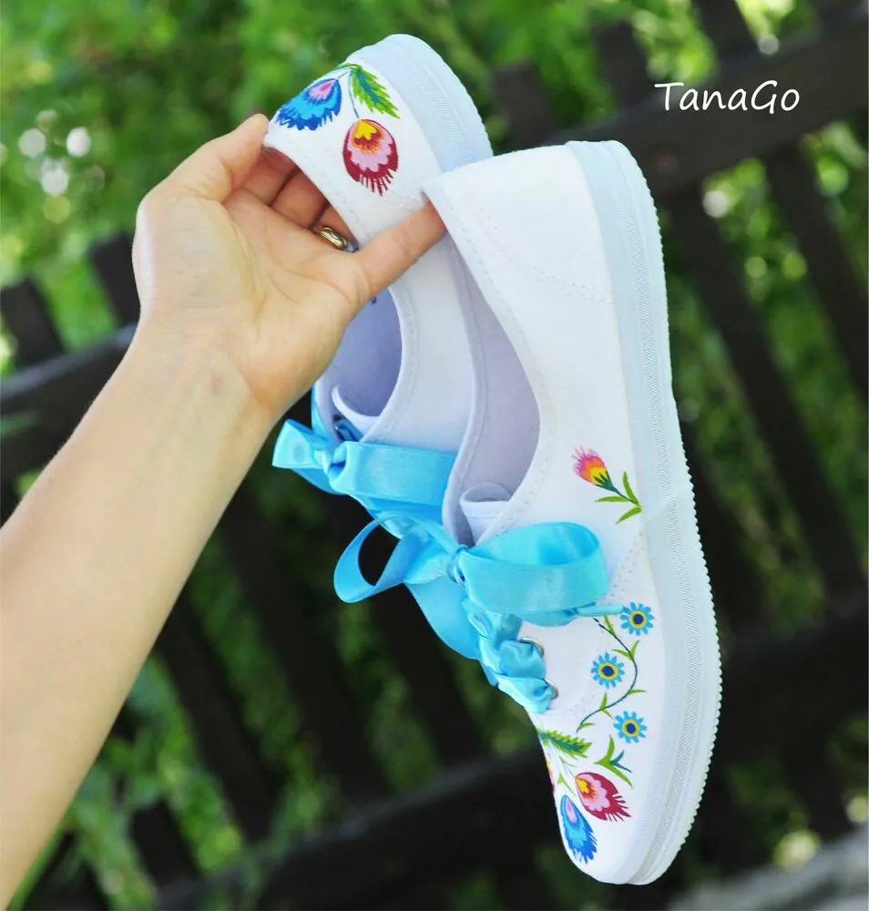 Folklorní tenisky květy