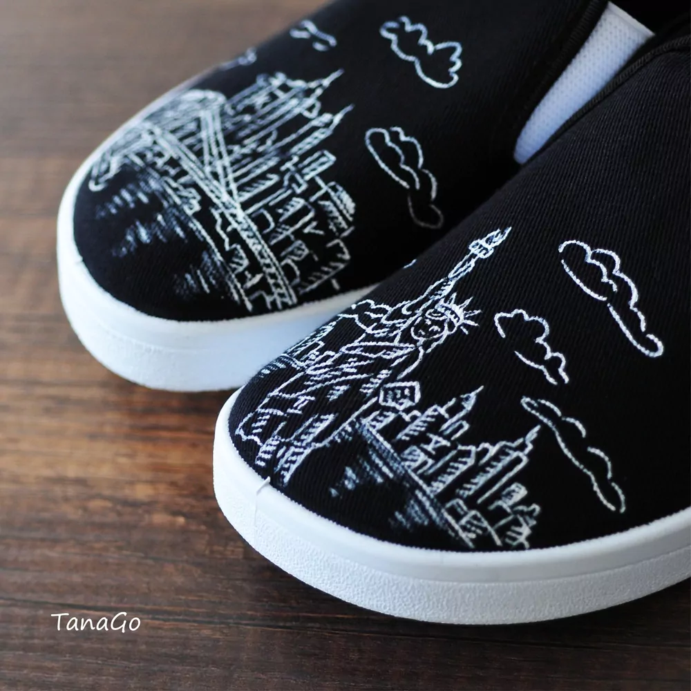 BAREFOOT slip on New York