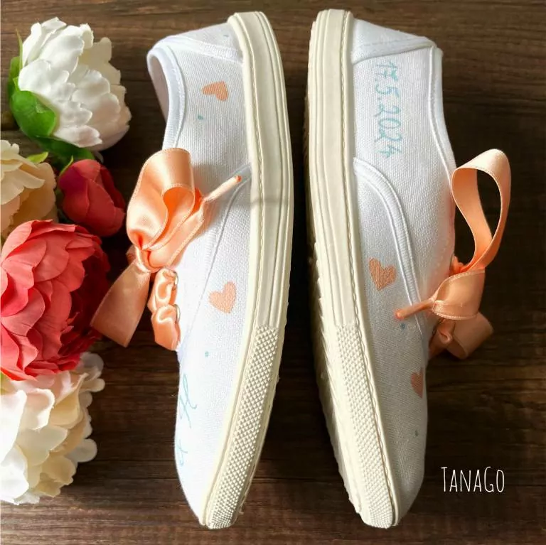 Svatební boty se srdíčky Peach Fuzz