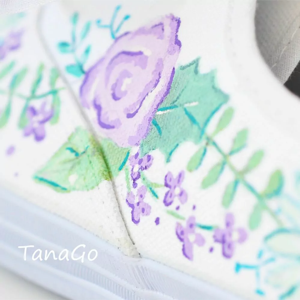 Svatební tenisky s fialovo mentolovými květy