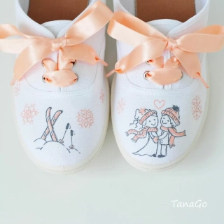 Zimní svatební tenisky s vločkami v meruňkové