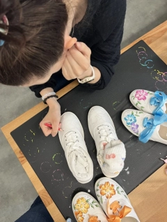 Workshop Pomaluj si boty barevnými květy