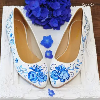 Svatební malované baleríny s modrými květy