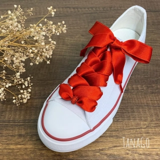 Červené tkaničky do nízkých converse s třpytivým průvlekem
