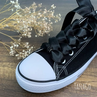 Černé tkaničky do nízkých converse s třpytivým průvlekem
