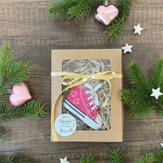 Přívěšek teniska se srdíčky